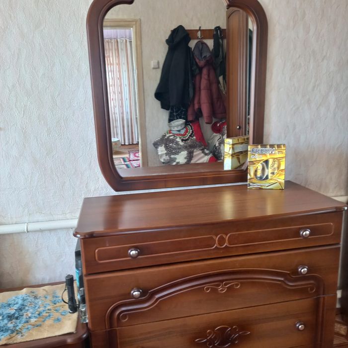 Продам спальный гарнитур