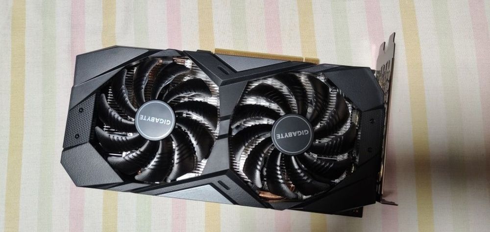 Продам видеокарту 1660 6gb