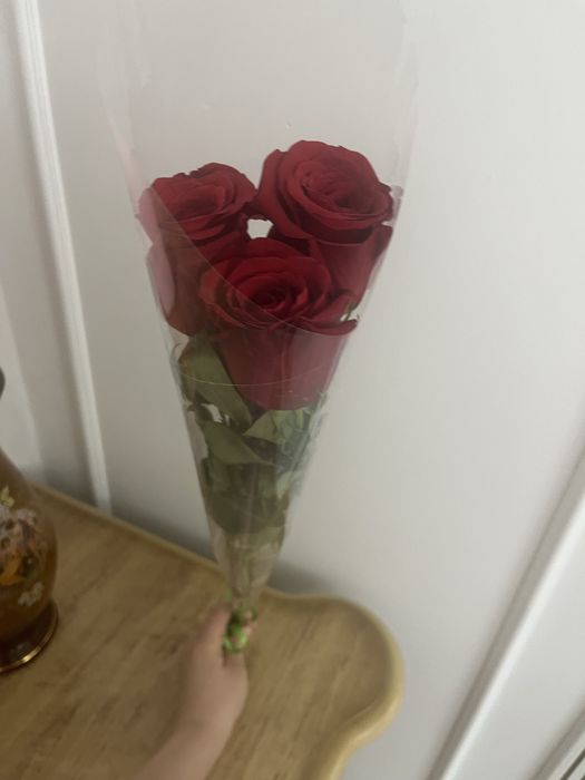 Розы красные 3 штук