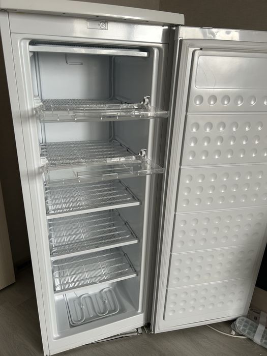 Продается морозильная камера