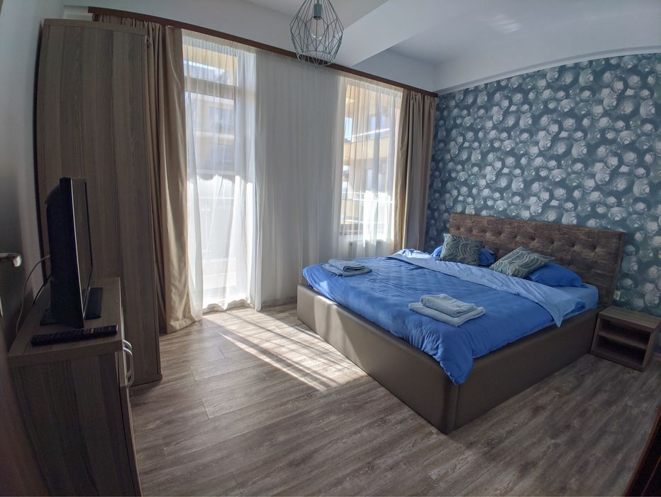 Inchiriez apartament decomandat 2 camere Mamaia Summerland