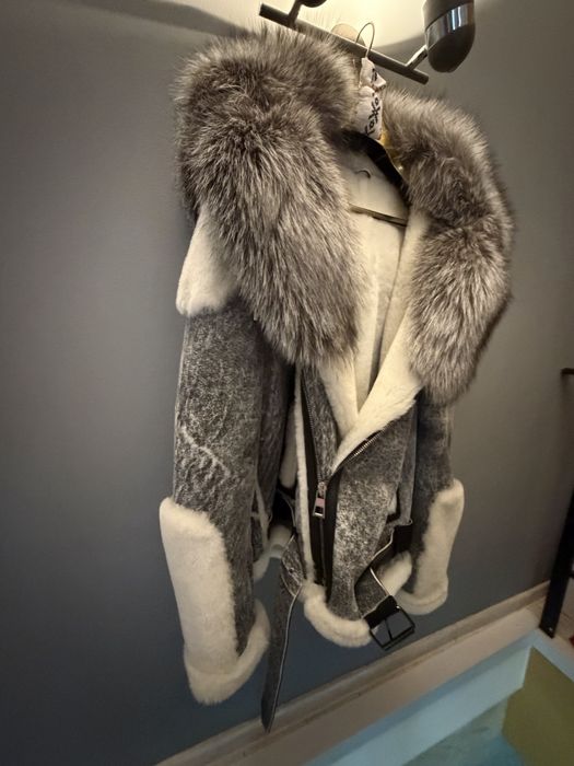 Haină de blană naturală de miel și vulpe de la Carolina Design