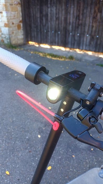 Trotinetă electrică waterproof ca nouă