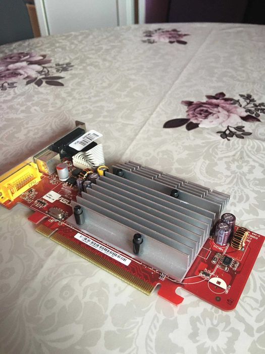 Видеокарта ASUS AMD Radeon HD 3450 DDR2 DVI VGA PCI-Express