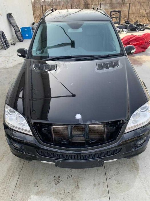 Dezmembrez mercedes  ML w164 3.0 v6/bara fata ML/far xenon/
