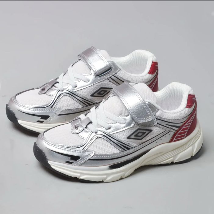 Продам кроссовки Umbro