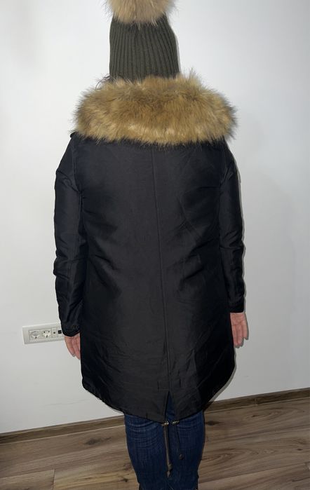 Geaca Guess model Parka- Marimea M(42)