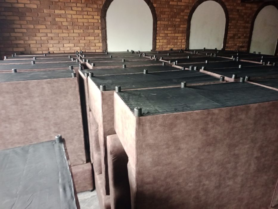 Диваны для кафе и ресторанов .