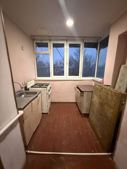 Продаётся 2/4/4 в микрорайоне