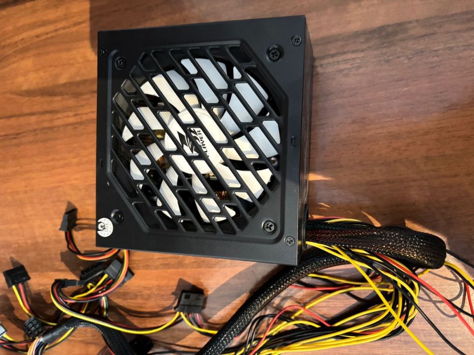 Блок питания компьютер и клавитура