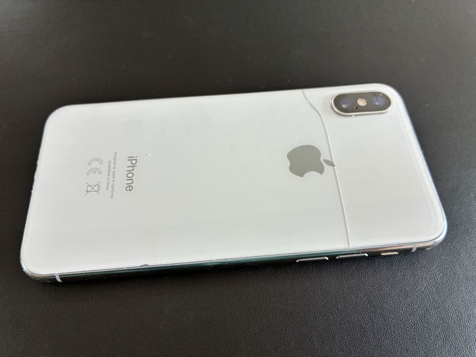 Apple iPhone X 64 GB ЗА ЧАСТИ