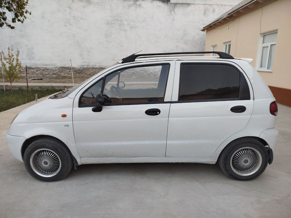 Matiz Sotiladi oq