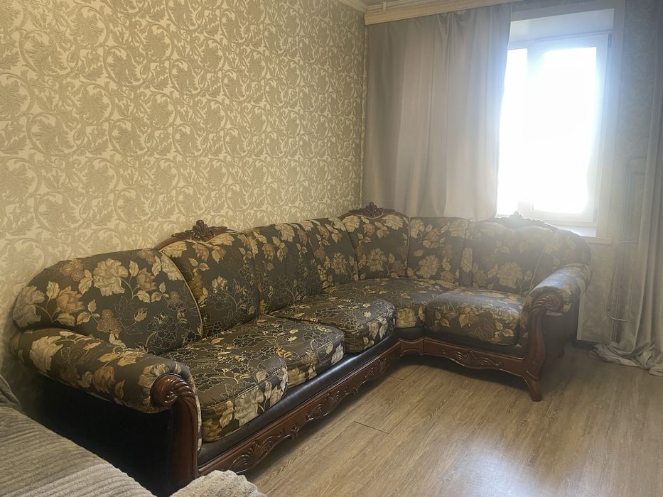 Продам раритетный диван , раскладной