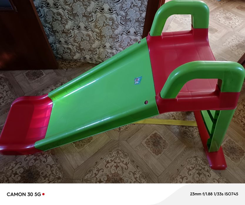 Продам горку детскую