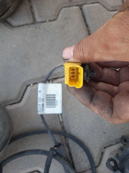 Proiectoare Renault Scenic 2, motor 1,5 diesel 78 kw