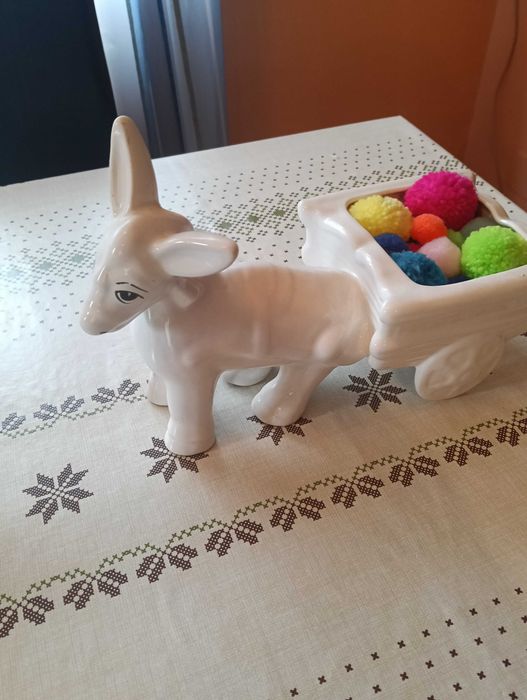 Vând bibelouri diverse figurine