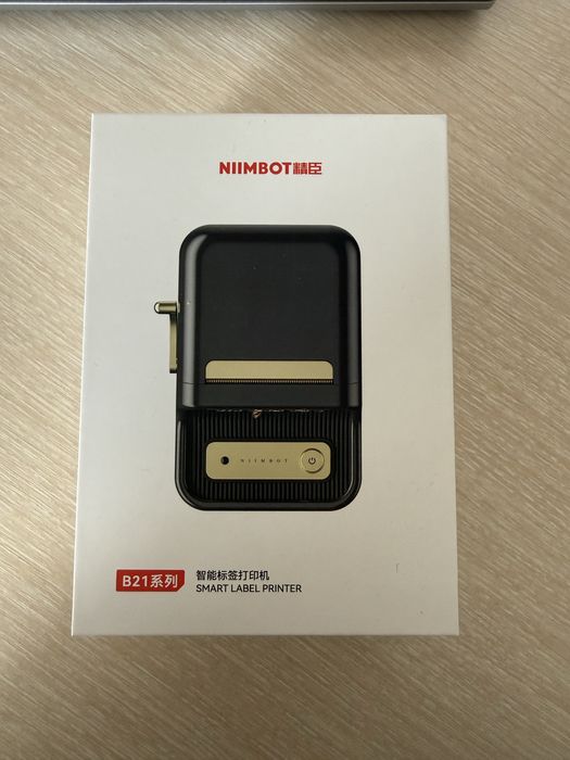 Продам Niimbot B21 мини принтер