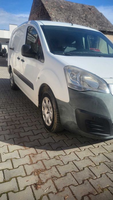 Vând Peugeot partner