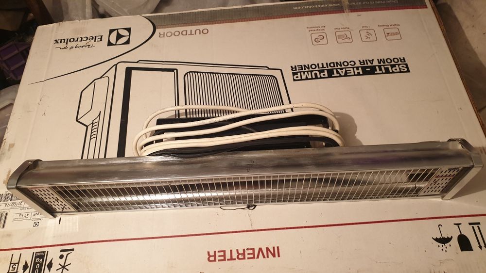 Намалена !!! Отоплителна печка 1800W  за стена с дистанционно