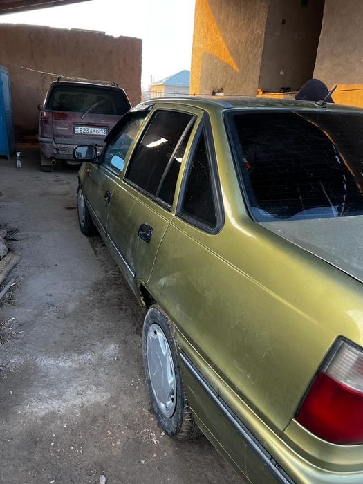 Машина  сатылады  акша  керек