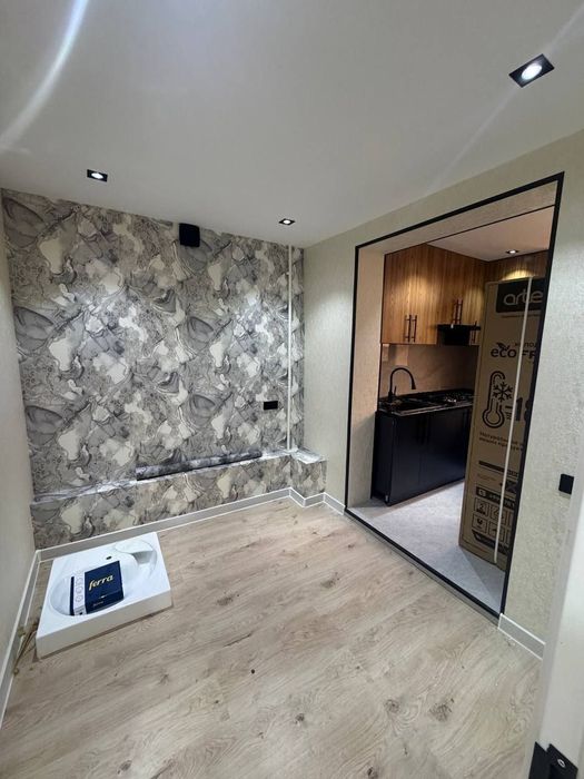 продаётся  3/3/5 Авиасозлар 4, балкон 2на6