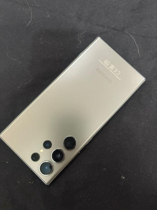 Телефон + коробка , один хозяин