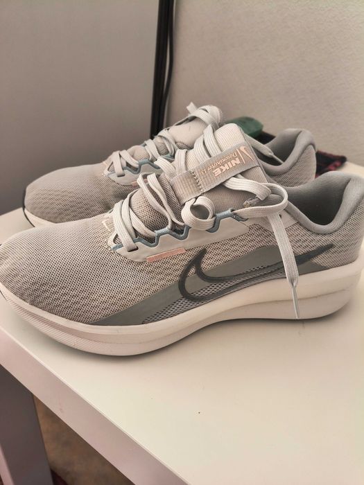 Кроссовки Nike , оригинал из интертопа 25,5 см