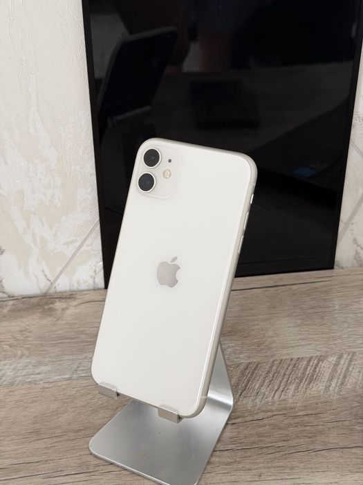 iPhone 11 64 в  хорошем состоянии