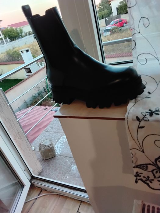 Ghete zara noi nouțe nr 43