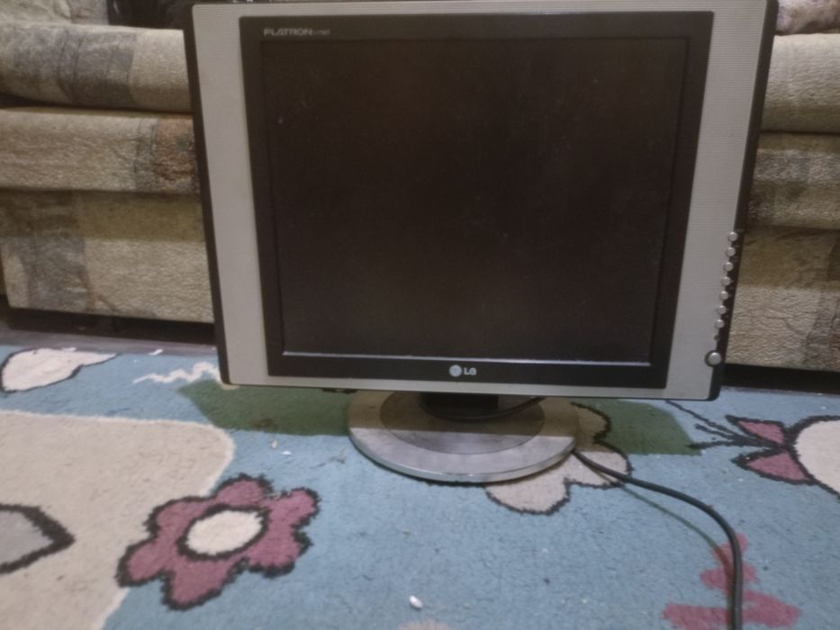Продам монитор .