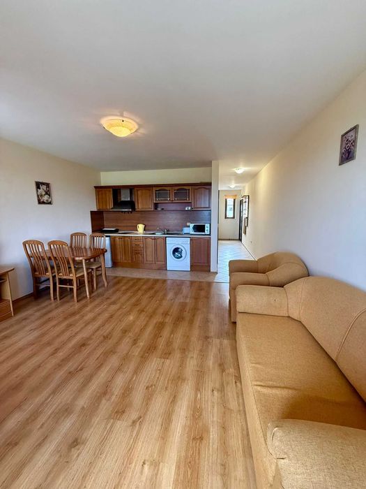 Двустаен апартамент в Обзор