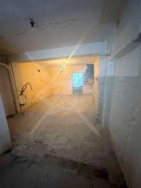 На две нива! Магазин в Центъра!