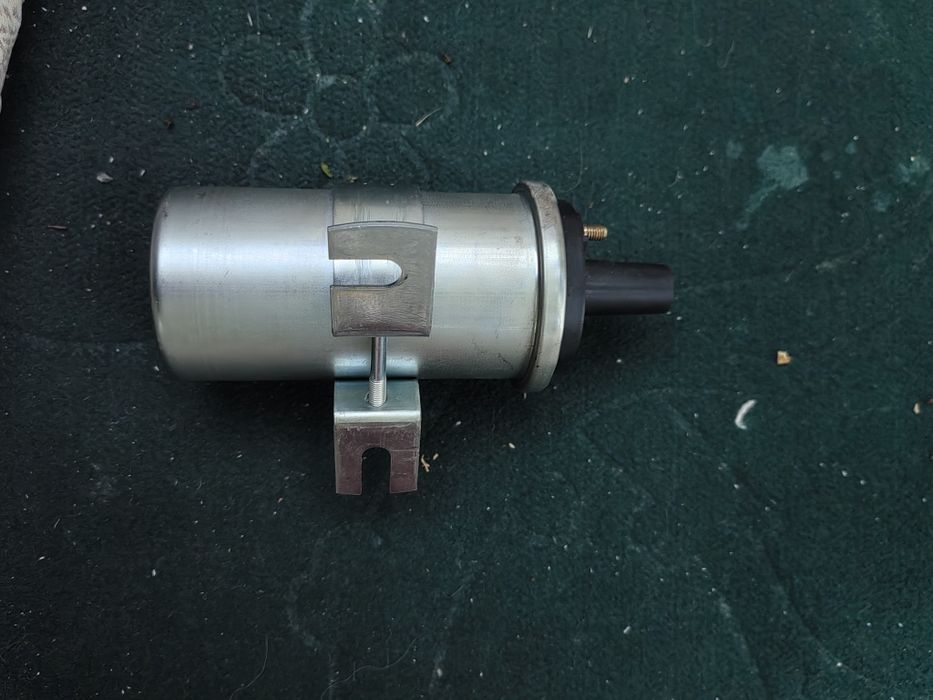 Продаёт катушку зажигания  для ваз 2106  Babina sotiladi yangi