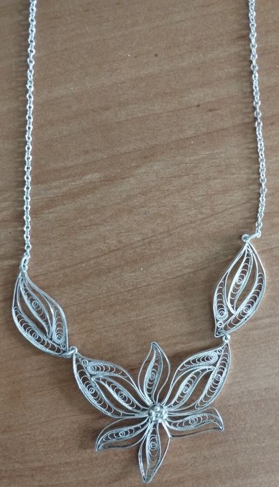 Сребърно колие и гривна