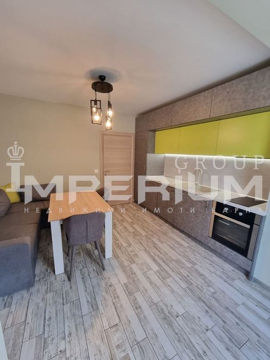 ТОП!!! Двустаен апартамент с ПАРКОМЯСТО под наем в района на кв. Вини