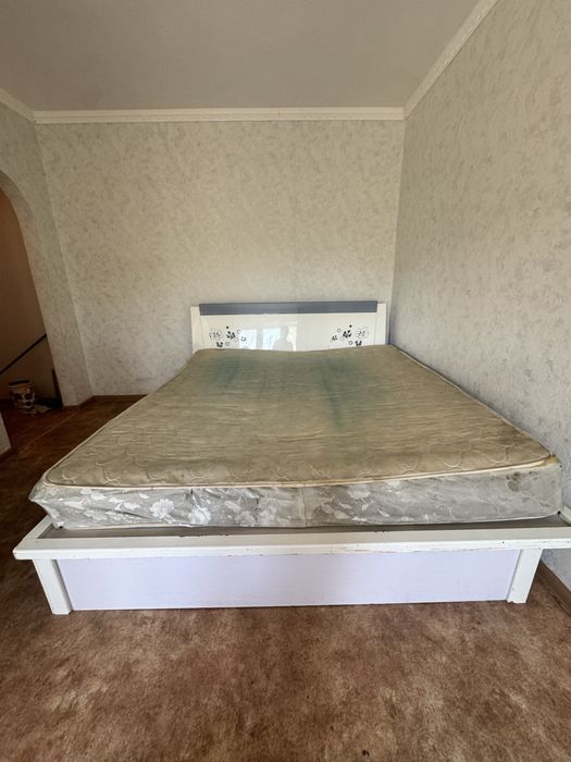 Кровать двуспальная