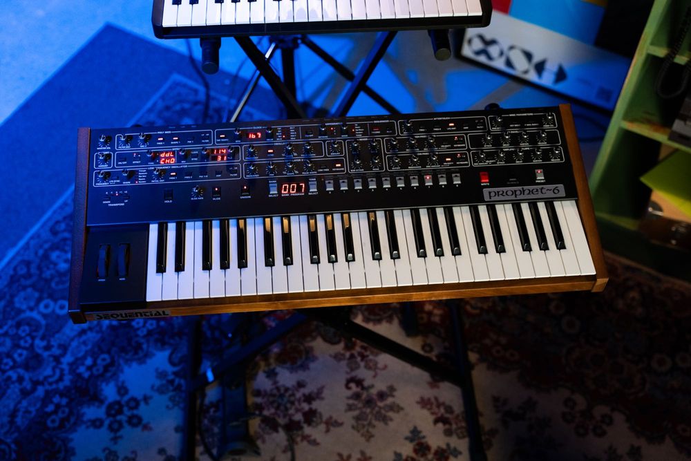 Синтезатор Sequential Prophet 6