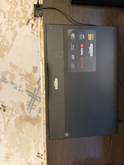 Blu ray проигрыватель Sony UBP-X700