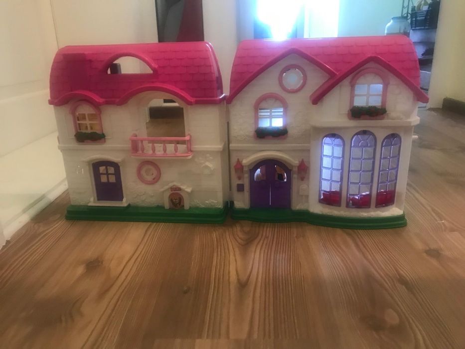 Casuta de joaca pentru copii cu figurine