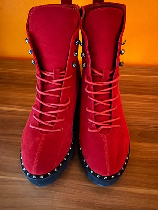 Ghete roșii îmblănite Mei