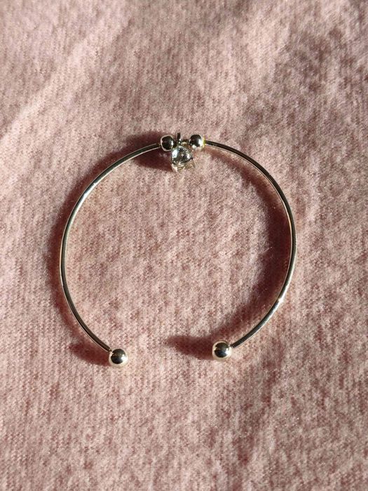 Златни и сребърни гривни от медицинска стомана