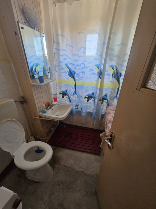 Vând apartament, 3 camere, etajul 3, pe Hula