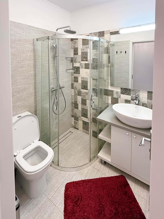 Inchiriez apartament 3 camere central