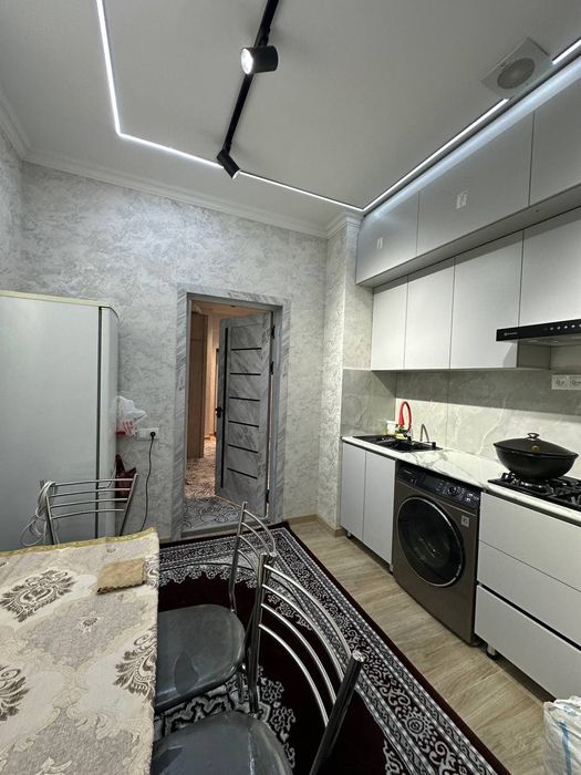 Bezmakler qizlarga ijara sergili, o'zgarish metro 2-bekat 5-minut