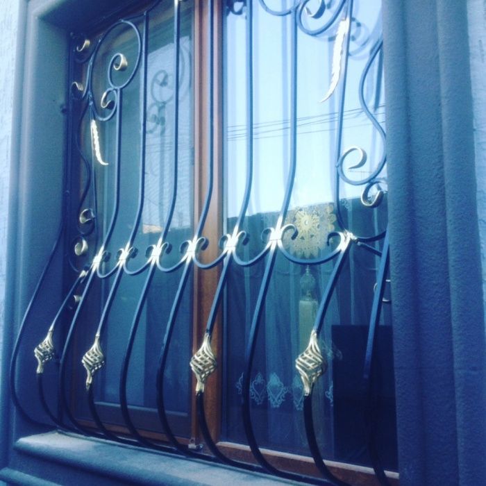 Решётки на окна металлические
