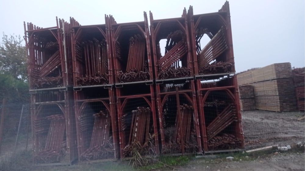 Продавам скеле италианско рамково