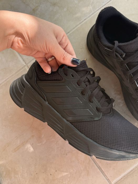 Черни маратонки adidas