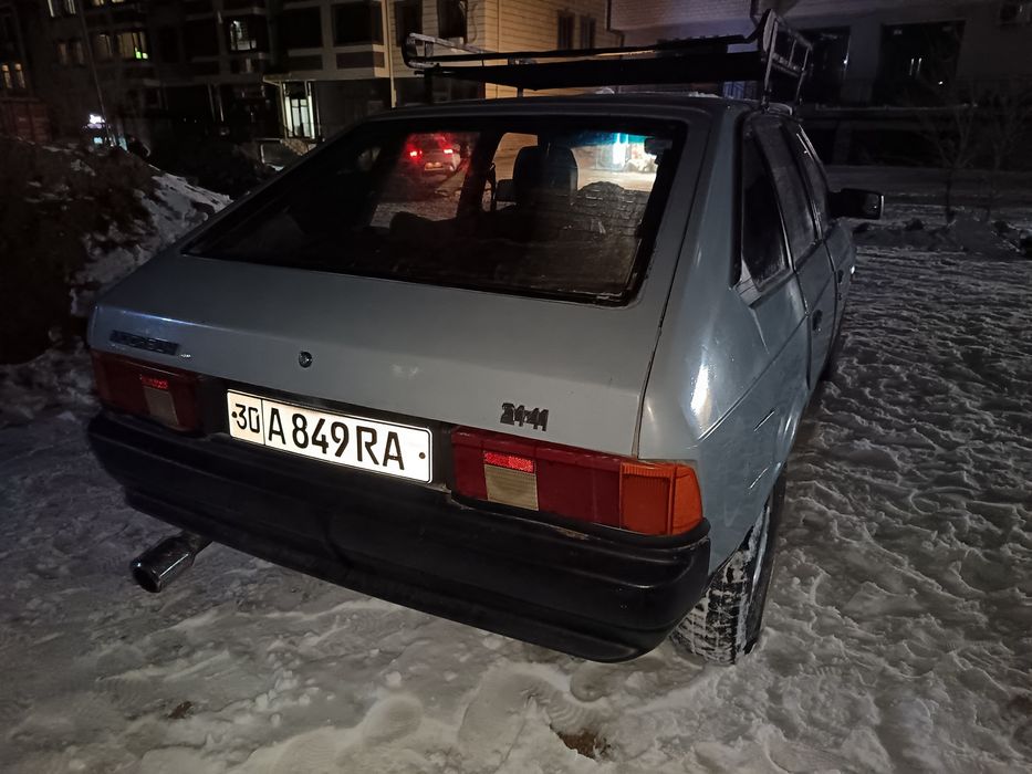 Продаётся москвич хороший состоянии 2141. Цвет серый