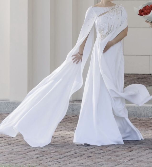 Платье со шлейфом на Узату