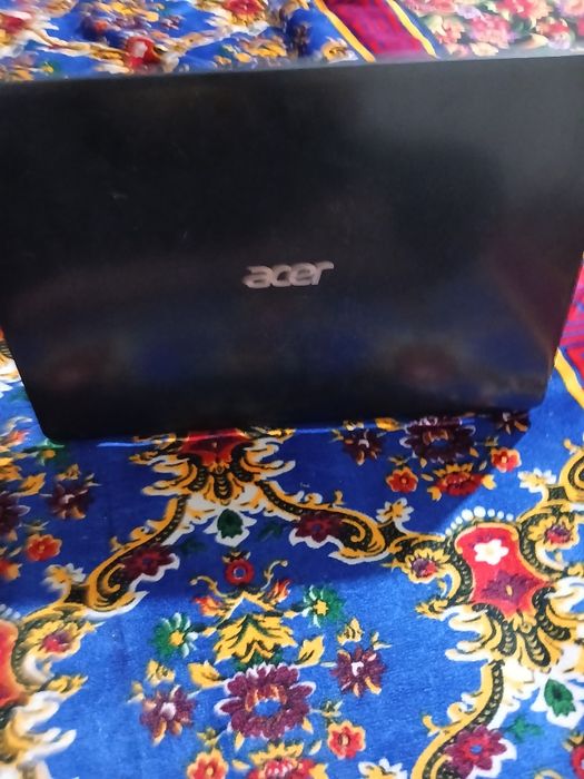 Acer noutbuk holati yaxshu